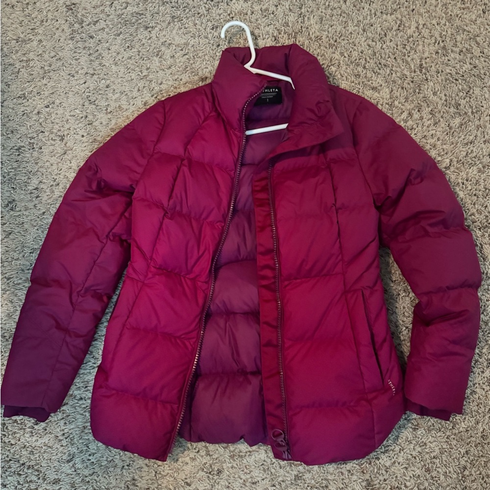 Women's Puffer Jacket in burgundy/wine color